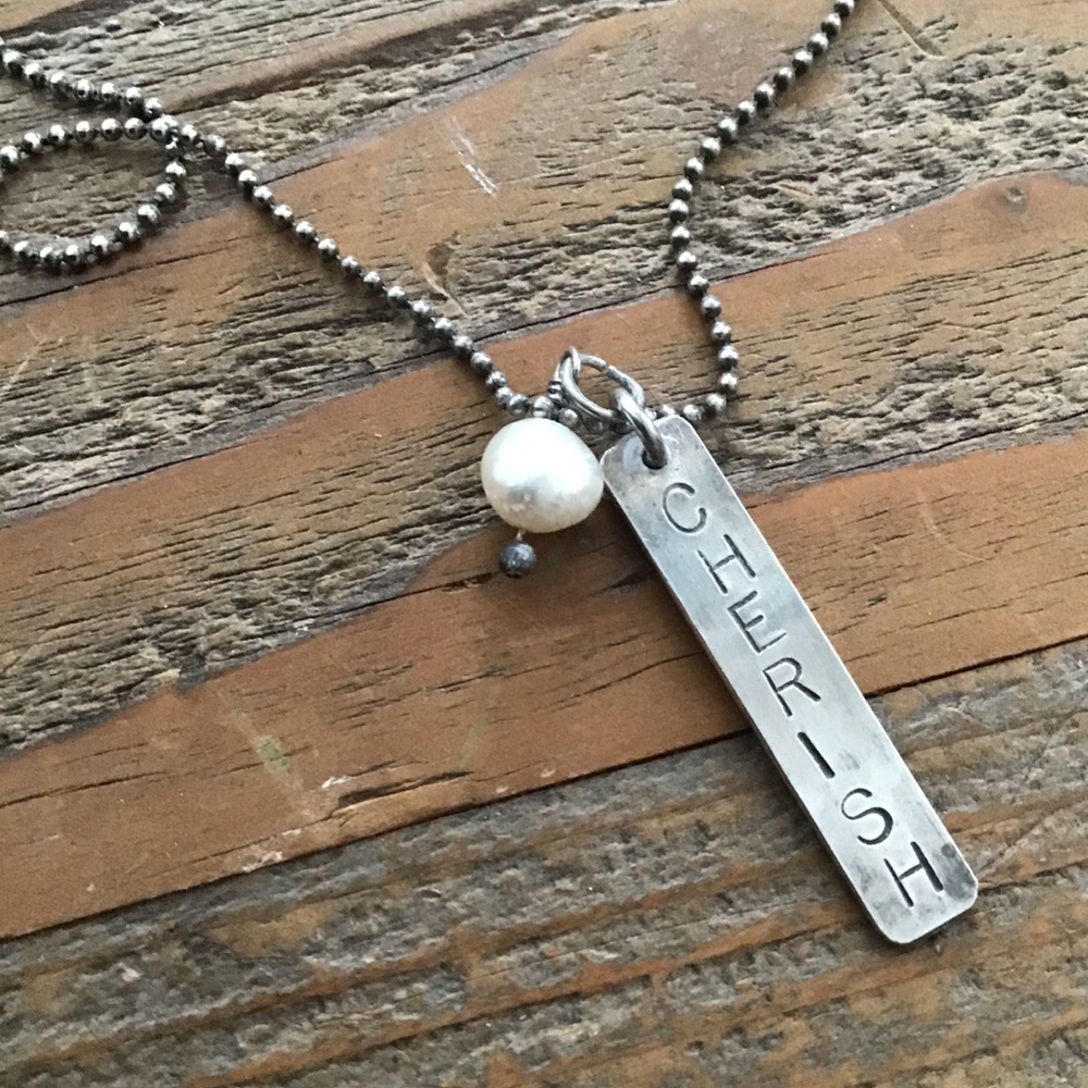 CHERISH DogTag necklace. silver with a pearl. - Picture 2 of 8